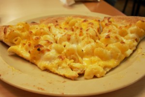 Cicis-Mac&Cheese-Pizza
